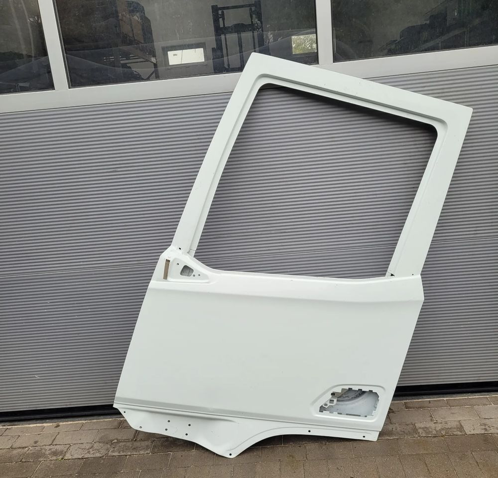 DRZWI DAF XG XG XF NM.LEWE ORYGINAŁ NIEMALOWANE CHWALIM116 - باب و قطع الغيار - شاحنة: صورة 1 DRZWI DAF XG XG XF NM.LEWE ORYGINAŁ NIEMALOWANE CHWALIM116 - باب و قطع الغيار - شاحنة: صورة 1