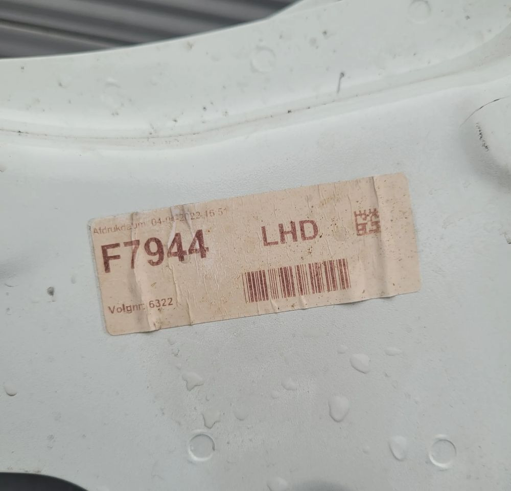 DRZWI DAF XG XG XF NM.LEWE ORYGINAŁ NIEMALOWANE CHWALIM116 - باب و قطع الغيار - شاحنة: صورة 4 DRZWI DAF XG XG XF NM.LEWE ORYGINAŁ NIEMALOWANE CHWALIM116 - باب و قطع الغيار - شاحنة: صورة 4
