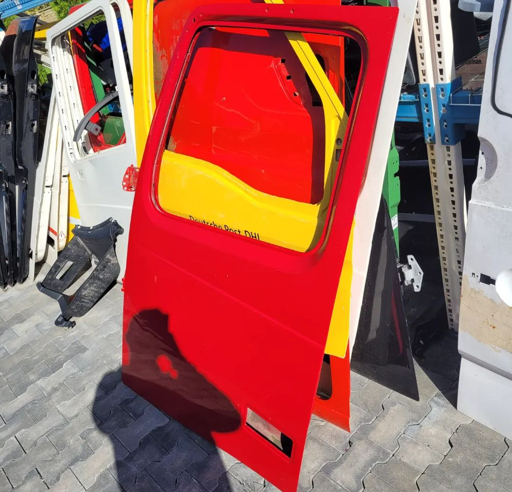 DRZWI LEWE VOLVO FH13 ORYGINAŁ - باب و قطع الغيار - شاحنة: صورة 2 DRZWI LEWE VOLVO FH13 ORYGINAŁ - باب و قطع الغيار - شاحنة: صورة 2