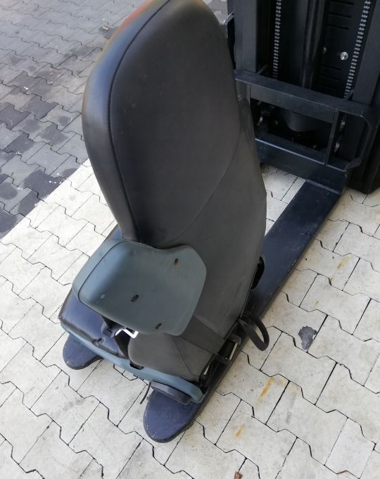 FOTEL KIEROWCY DAF XF CF LF - مقعد - شاحنة: صورة 4 FOTEL KIEROWCY DAF XF CF LF - مقعد - شاحنة: صورة 4