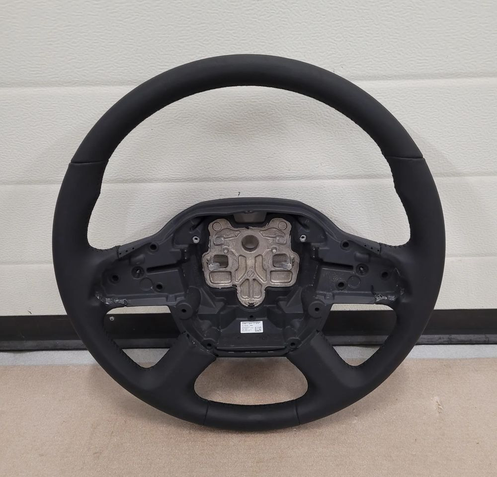 KIEROWNICA MAN TG3 TGX NM TGL ORYGINAŁ SKÓRA - عجلة القيادة - شاحنة: صورة 1 KIEROWNICA MAN TG3 TGX NM TGL ORYGINAŁ SKÓRA - عجلة القيادة - شاحنة: صورة 1