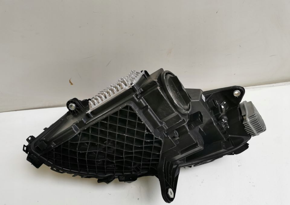 LAMPA MERCEDES EQC A 2939061201 PRAWA ORYGINAŁ - المصابيح الأمامية: صورة 4 LAMPA MERCEDES EQC A 2939061201 PRAWA ORYGINAŁ - المصابيح الأمامية: صورة 4