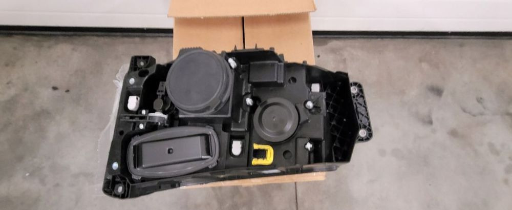 LAMPA RENAULT RANGE T NOWY ORYGINAŁ PRAWA - المصابيح الأمامية - شاحنة: صورة 2 LAMPA RENAULT RANGE T NOWY ORYGINAŁ PRAWA - المصابيح الأمامية - شاحنة: صورة 2