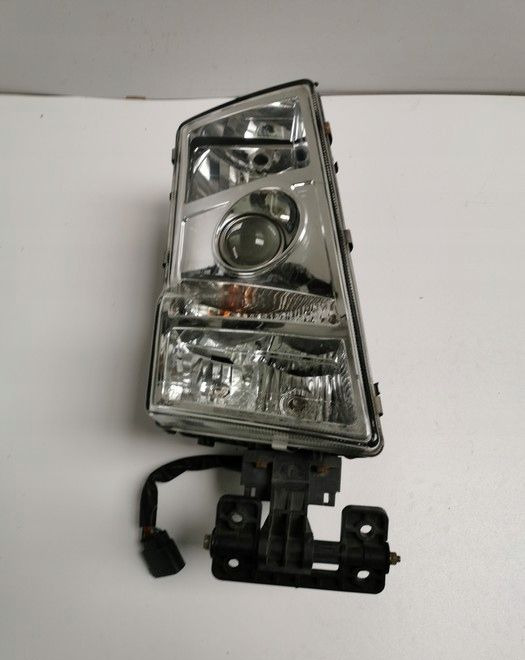 LAMPA VOLVO FH12 fh13 ORYGINAŁ PRAWA - المصابيح الأمامية - شاحنة: صورة 1 LAMPA VOLVO FH12 fh13 ORYGINAŁ PRAWA - المصابيح الأمامية - شاحنة: صورة 1