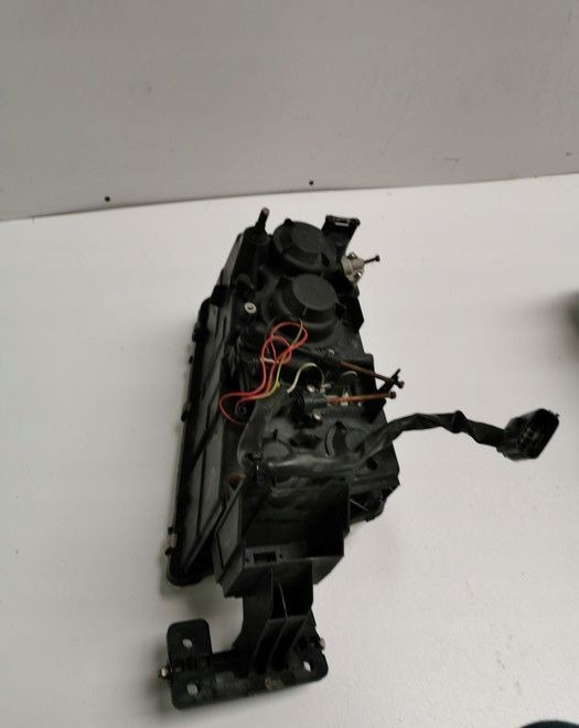 LAMPA VOLVO FH12 fh13 ORYGINAŁ PRAWA - المصابيح الأمامية - شاحنة: صورة 4 LAMPA VOLVO FH12 fh13 ORYGINAŁ PRAWA - المصابيح الأمامية - شاحنة: صورة 4