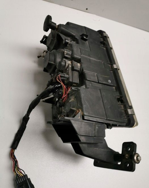 LAMPA VOLVO FH12 fh13 ORYGINAŁ PRAWA - المصابيح الأمامية - شاحنة: صورة 3 LAMPA VOLVO FH12 fh13 ORYGINAŁ PRAWA - المصابيح الأمامية - شاحنة: صورة 3