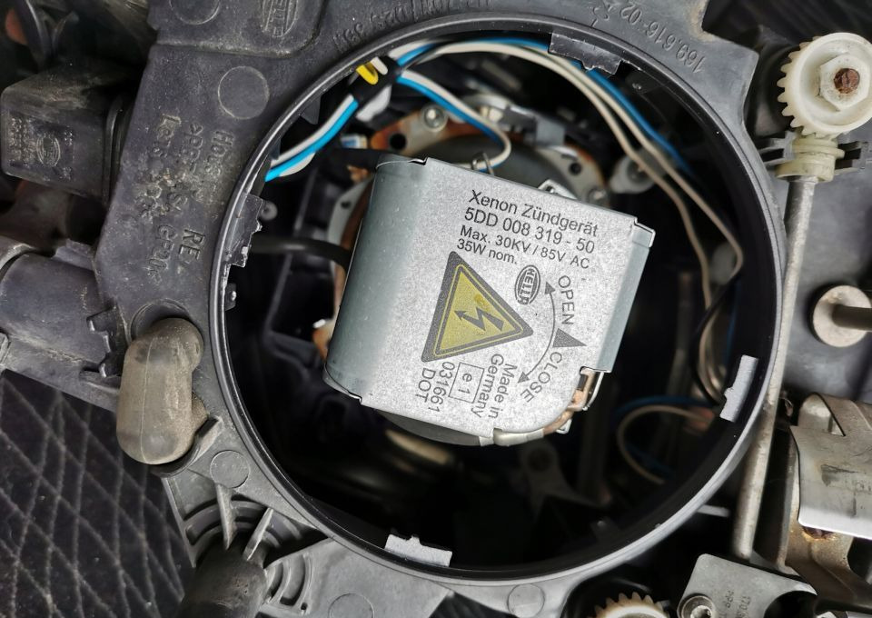 LAMPA XENON VOLVO FH 13 ORYGINAŁ PRAWA - المصابيح الأمامية - شاحنة: صورة 3 LAMPA XENON VOLVO FH 13 ORYGINAŁ PRAWA - المصابيح الأمامية - شاحنة: صورة 3