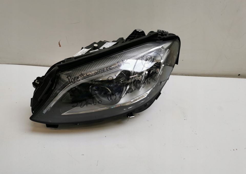 Lampa Mercedes c klasa - أضواء/ إضاءة - شاحنة: صورة 1 Lampa Mercedes c klasa - أضواء/ إضاءة - شاحنة: صورة 1