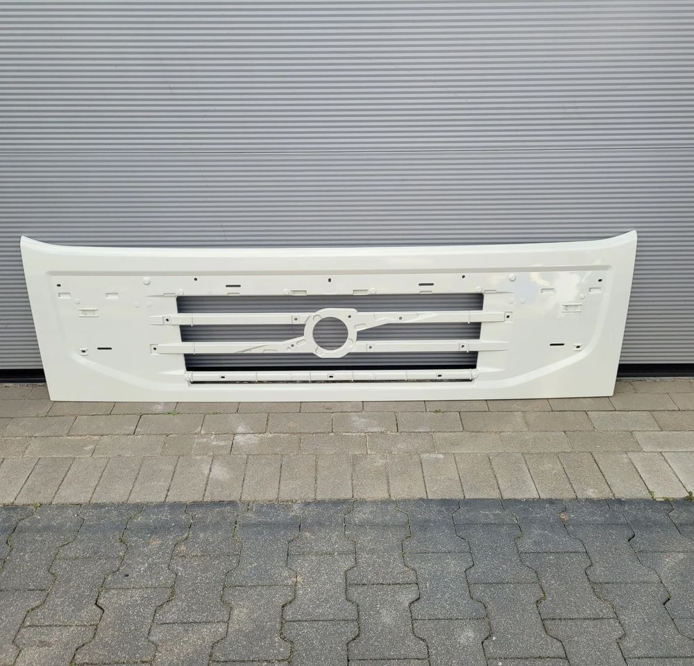 MASKA ATRAPA VOLVO FMX ORYGINAŁ 82257549 CHWALIM116 - غطاء السيارة - شاحنة: صورة 1 MASKA ATRAPA VOLVO FMX ORYGINAŁ 82257549 CHWALIM116 - غطاء السيارة - شاحنة: صورة 1