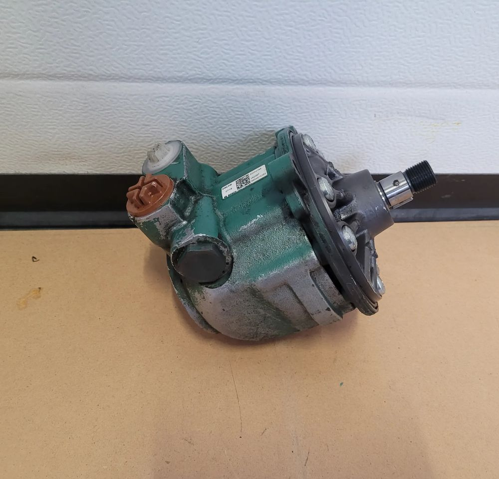 POMPA WSPOMAGANIA VOLVO FH4 OM 22204184 CHWALIM116 - مضخة المقود - شاحنة: صورة 1 POMPA WSPOMAGANIA VOLVO FH4 OM 22204184 CHWALIM116 - مضخة المقود - شاحنة: صورة 1