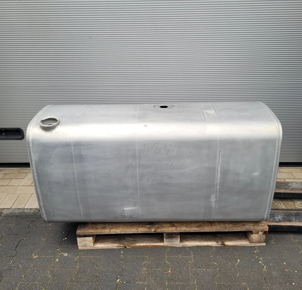 ZBIORNIK PALIWA VOLVO FH4 21516453 570L 140X70X70CM CHWALIM116 - خزان الوقود - شاحنة: صورة 1 ZBIORNIK PALIWA VOLVO FH4 21516453 570L 140X70X70CM CHWALIM116 - خزان الوقود - شاحنة: صورة 1