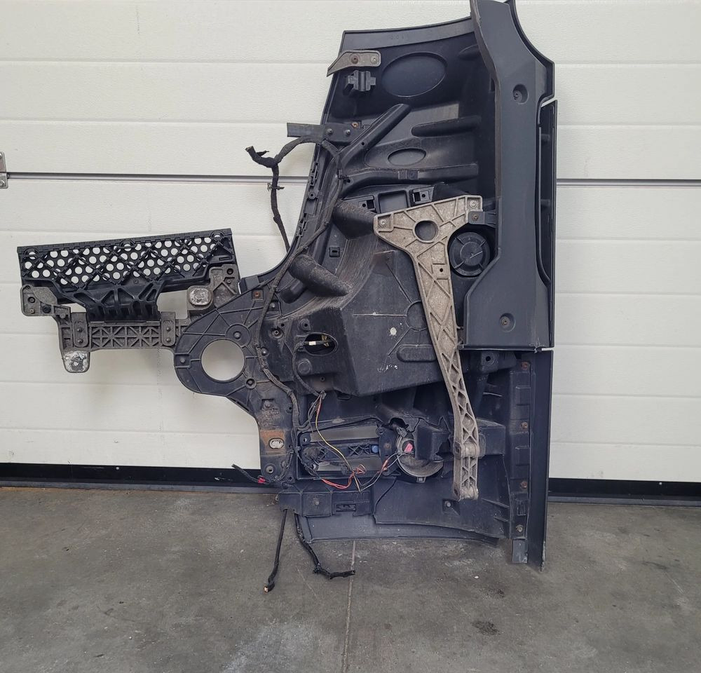 ZDERZAK MERCEDES ACTROS MP4 PRAWY - مصد - شاحنة: صورة 3 ZDERZAK MERCEDES ACTROS MP4 PRAWY - مصد - شاحنة: صورة 3