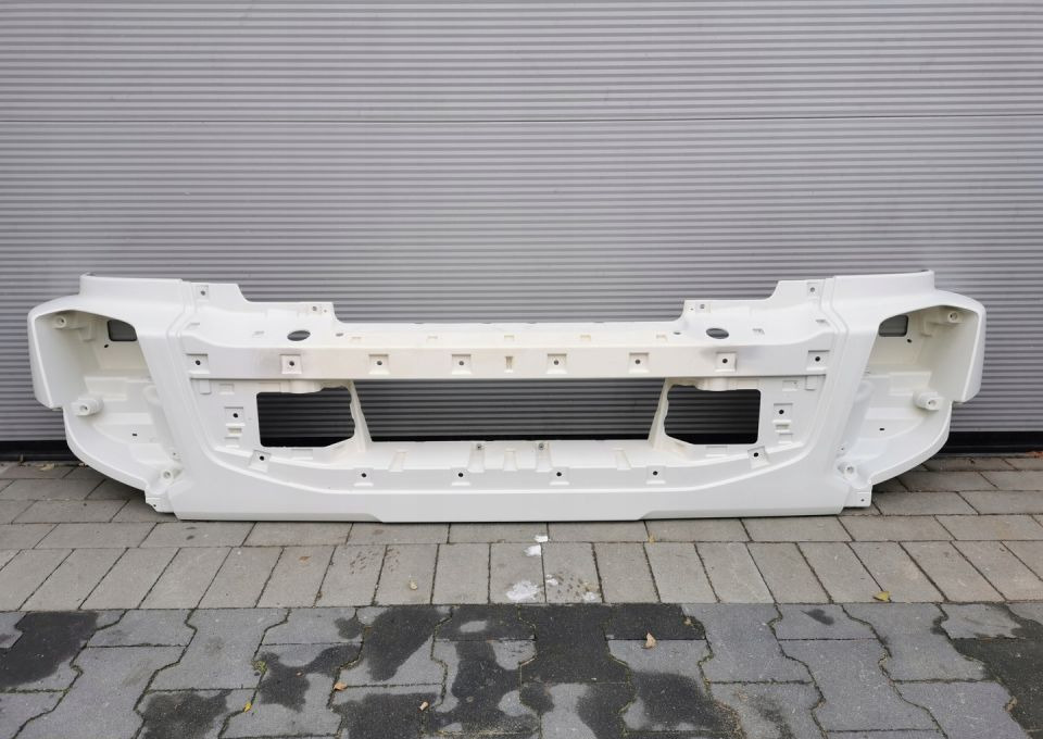 ZDERZAK VOLVO FL E6 NOWY ORYGINAŁ 82639926 - مصد - شاحنة: صورة 1 ZDERZAK VOLVO FL E6 NOWY ORYGINAŁ 82639926 - مصد - شاحنة: صورة 1