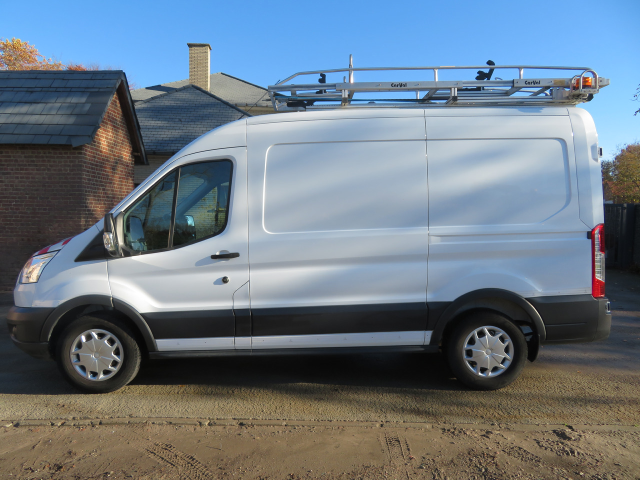 Ford Transit 2.0TDCi - L2H2 - فان: صورة 4 Ford Transit 2.0TDCi - L2H2 - فان: صورة 4