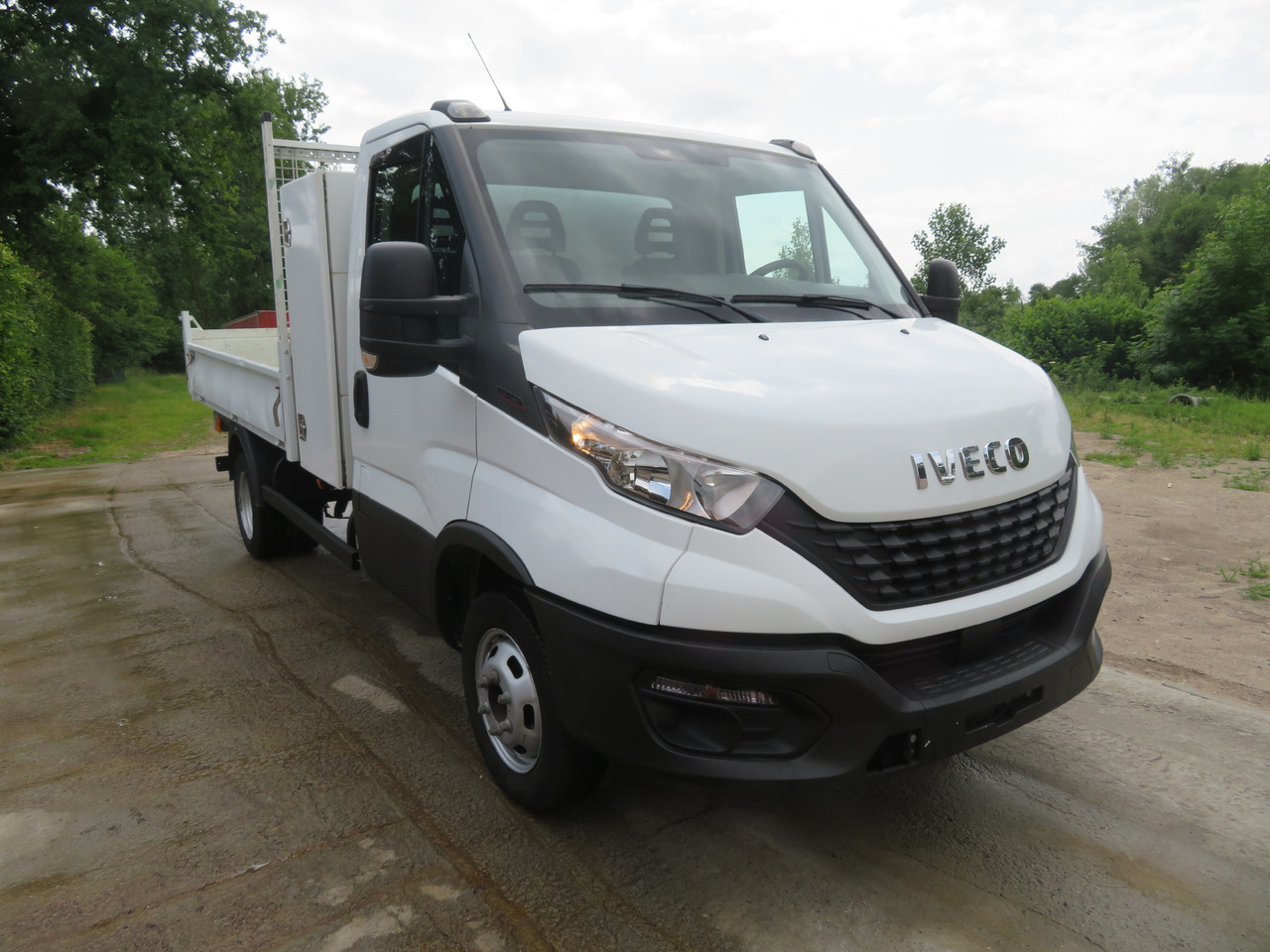 IVECO Daily 35C16 - 3.0 - قلاب صغير: صورة 1 IVECO Daily 35C16 - 3.0 - قلاب صغير: صورة 1