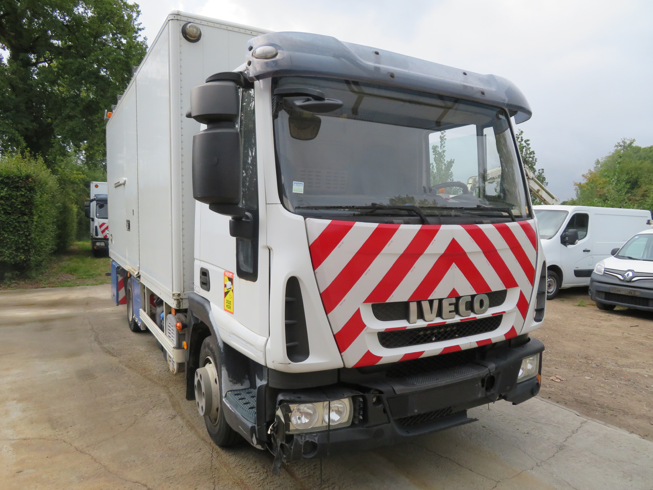 Iveco Eurocargo ML90E18 Bakwagen - شاحنة صندوقية: صورة 1 Iveco Eurocargo ML90E18 Bakwagen - شاحنة صندوقية: صورة 1