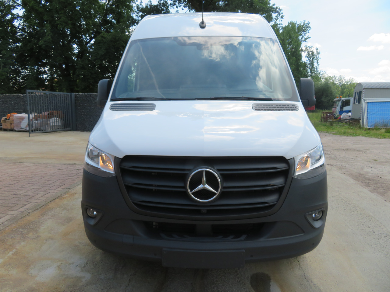 MERCEDES-BENZ Sprinter 317cdi - A2H2 - شاحنة توصيل مغلقة: صورة 2 MERCEDES-BENZ Sprinter 317cdi - A2H2 - شاحنة توصيل مغلقة: صورة 2