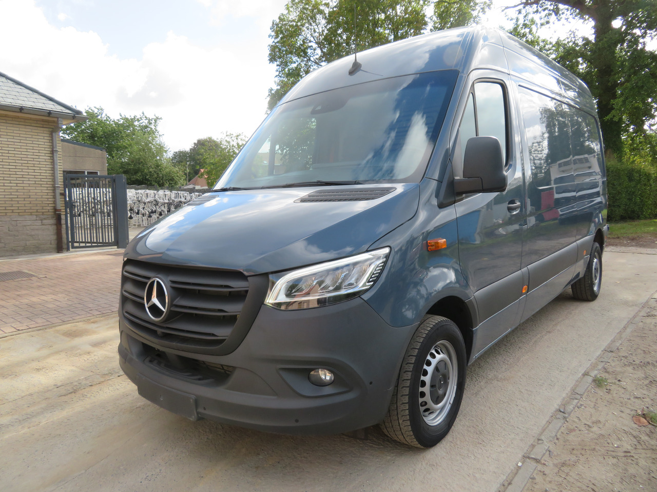Mercedes-Benz Gesloten bestelwagen A2H2 - فان: صورة 3 Mercedes-Benz Gesloten bestelwagen A2H2 - فان: صورة 3
