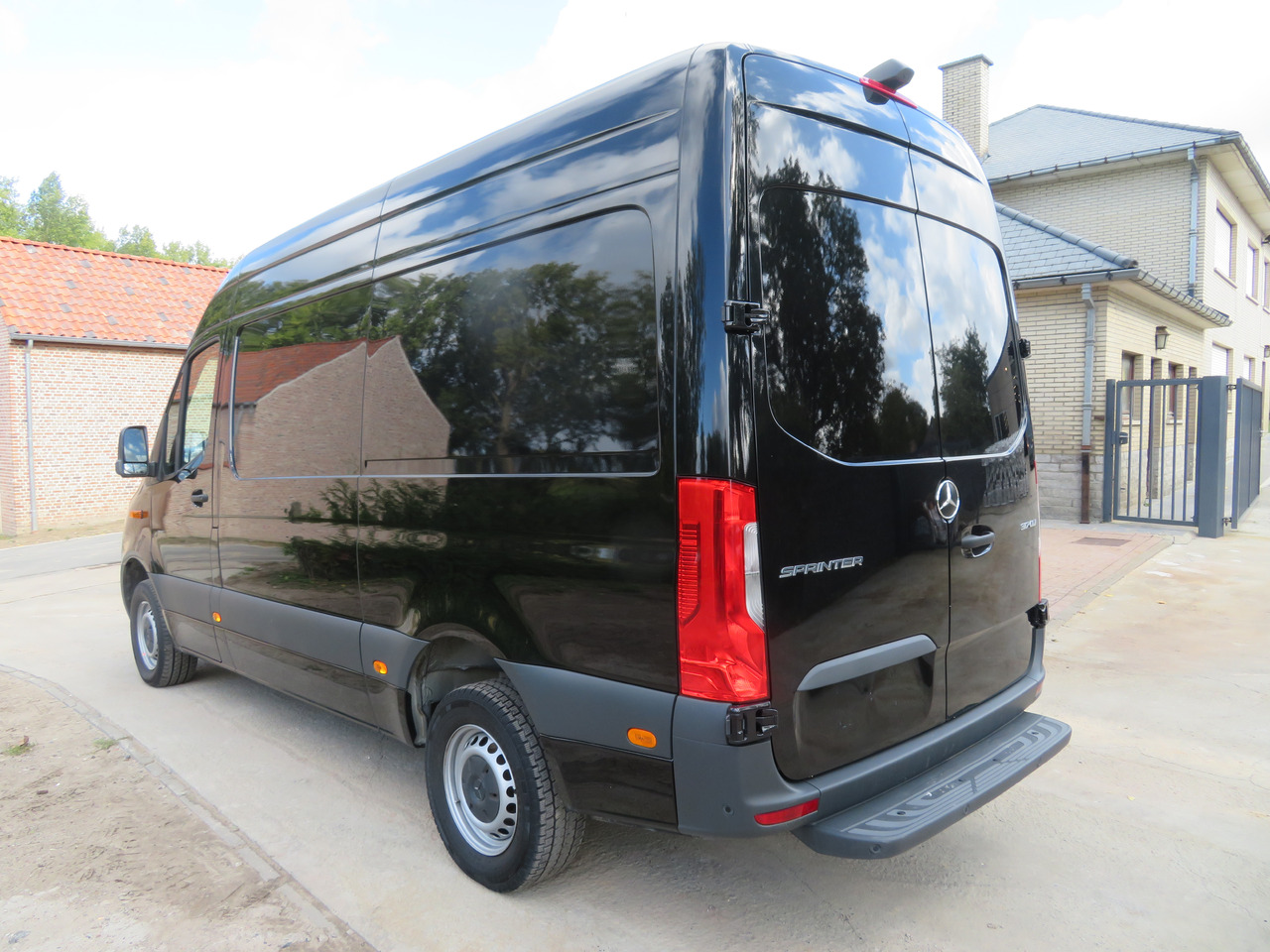 Mercedes-Benz Sprinter 317cdi - A2H2 - فان: صورة 5 Mercedes-Benz Sprinter 317cdi - A2H2 - فان: صورة 5