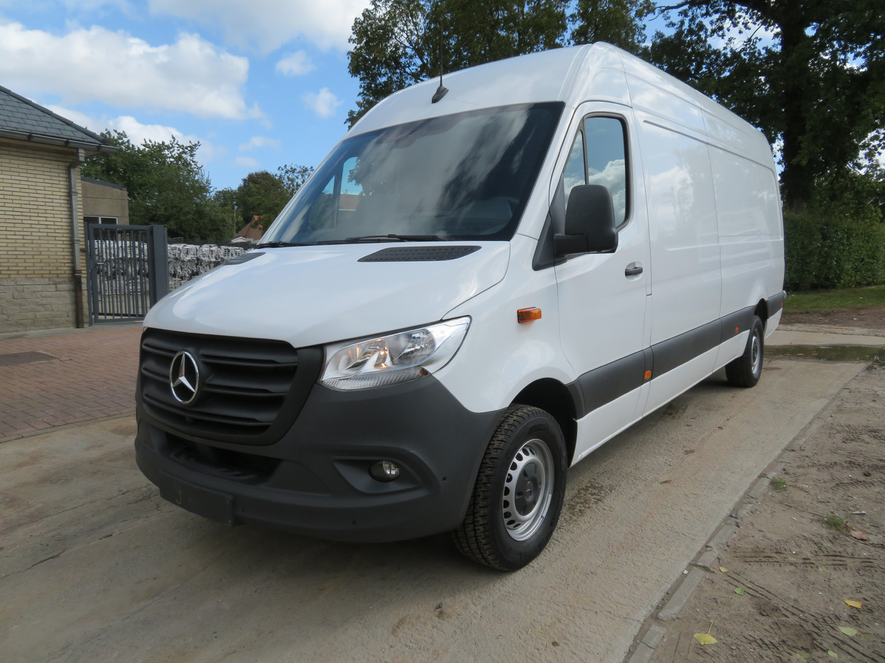 Mercedes-Benz Sprinter 317cdi - A3H2 - فان: صورة 3 Mercedes-Benz Sprinter 317cdi - A3H2 - فان: صورة 3