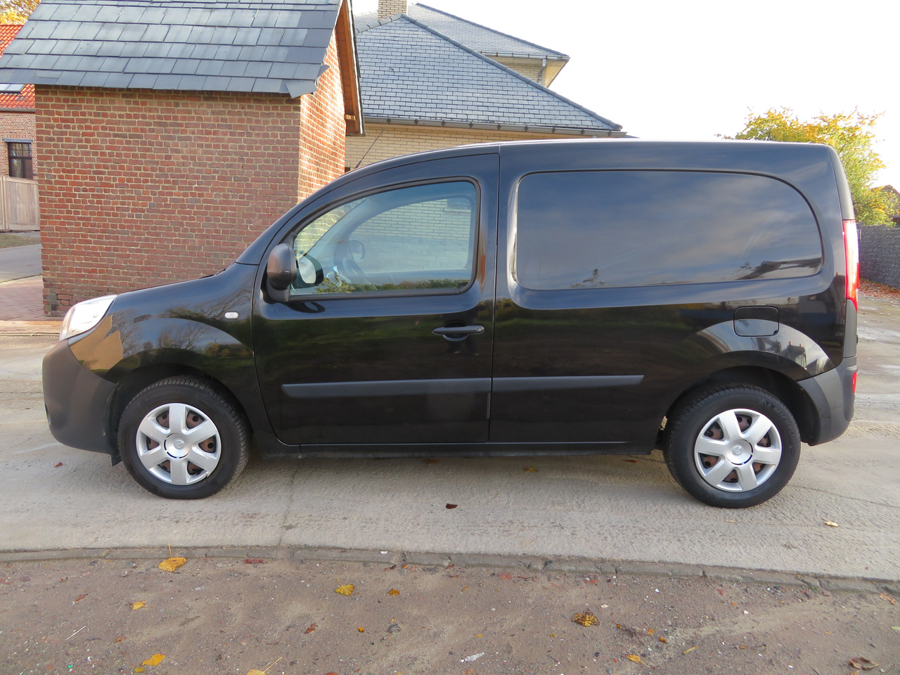 Nissan NV250 1.5dCi - فان المدمجة: صورة 4 Nissan NV250 1.5dCi - فان المدمجة: صورة 4