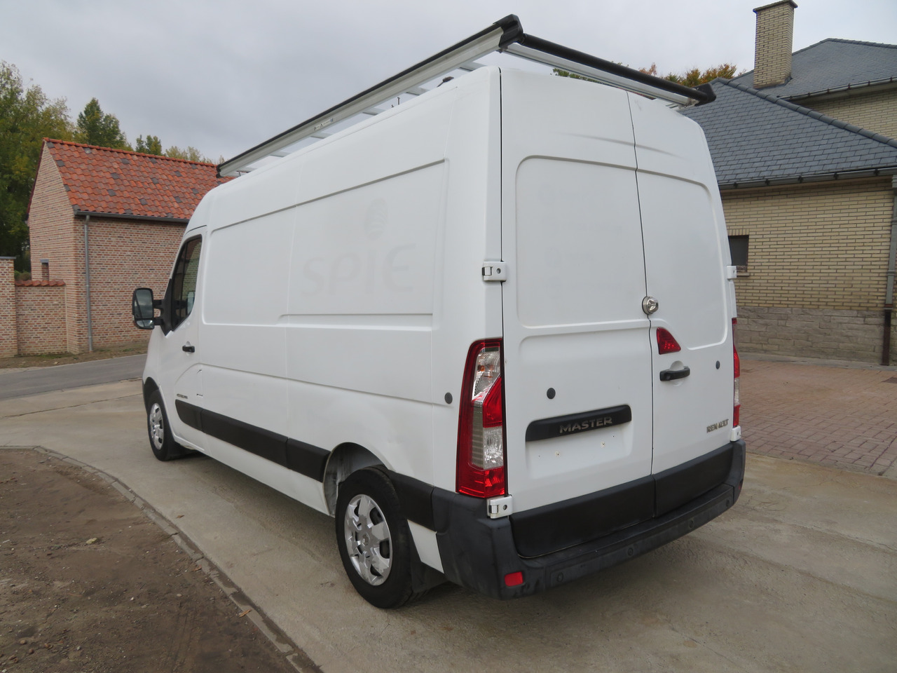 Renault Master 2.3dCi Grand Confort - L2H2 - فان: صورة 4 Renault Master 2.3dCi Grand Confort - L2H2 - فان: صورة 4