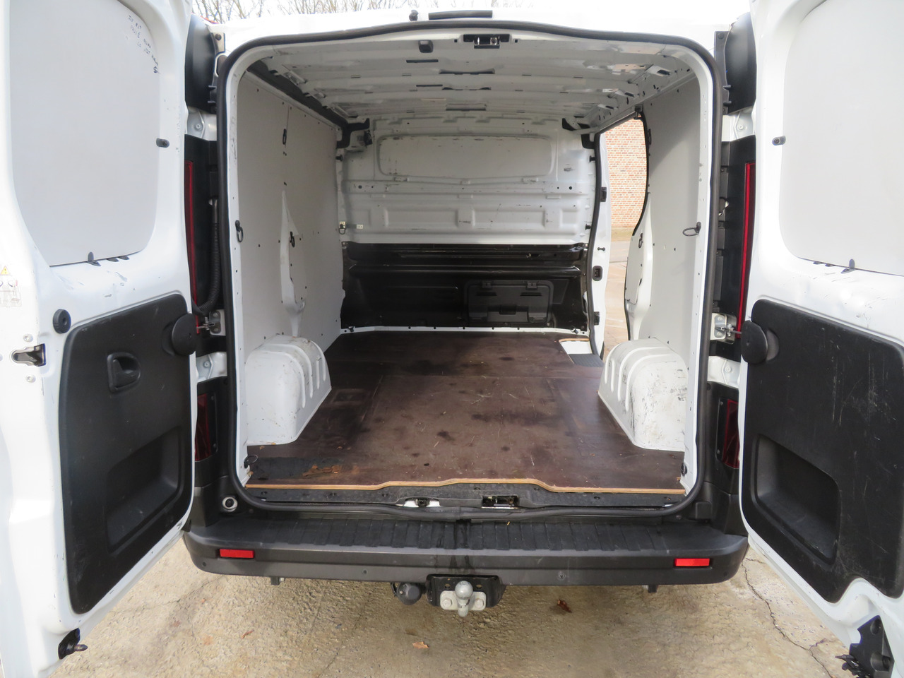 فان المدمجة Renault Trafic 1.6dCi L1H1: صورة 10