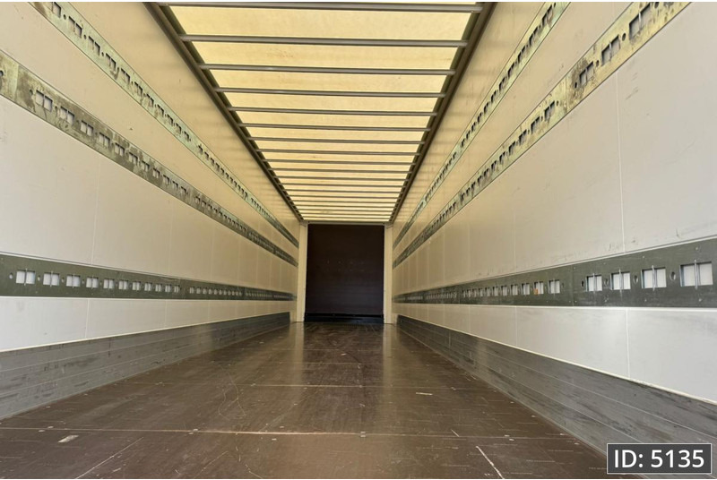 Krone SEK / Steering axle / More available - نصف مقطورة بصندوق مغلق: صورة 5 Krone SEK / Steering axle / More available - نصف مقطورة بصندوق مغلق: صورة 5