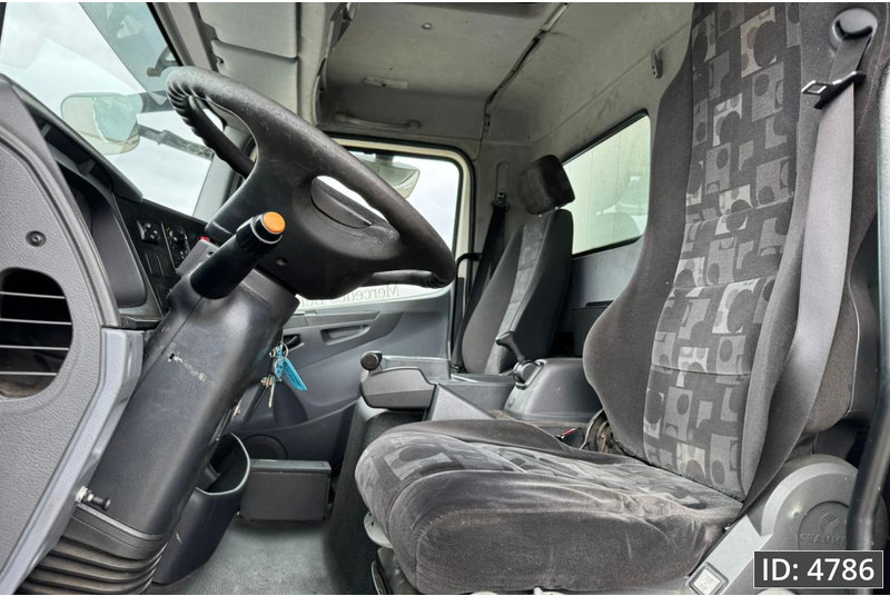 Mercedes-Benz Atego 1318 Day Cab, Euro 5, BDF / EPS automatic / DHOLLANDIA 2000KG - ناقلة حاويات/ شاحنة حاويات: صورة 5 Mercedes-Benz Atego 1318 Day Cab, Euro 5, BDF / EPS automatic / DHOLLANDIA 2000KG - ناقلة حاويات/ شاحنة حاويات: صورة 5