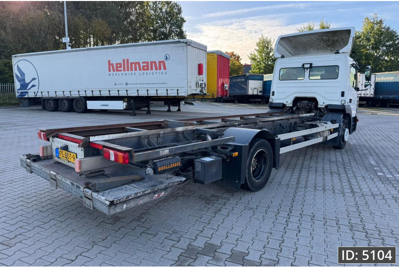 Mercedes-Benz Atego 1318 Day Cab, Euro 6, / BDF / DHOLLANDIA 2000KG - ناقلة حاويات/ شاحنة حاويات: صورة 3 Mercedes-Benz Atego 1318 Day Cab, Euro 6, / BDF / DHOLLANDIA 2000KG - ناقلة حاويات/ شاحنة حاويات: صورة 3