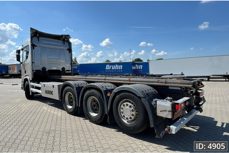 Scania R540 Topline, Euro 6, / 8x4 / Lift axle / frame 7.4 m - شاحنة بهيكل معدني للمقصورة: صورة 2 Scania R540 Topline, Euro 6, / 8x4 / Lift axle / frame 7.4 m - شاحنة بهيكل معدني للمقصورة: صورة 2