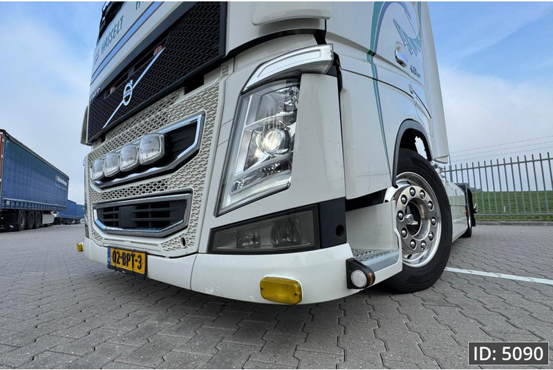 Volvo FH 460 Globetrotter XL, Euro 6, Mega / Like new! / Special interior / Standklima / 2 Tanks - رأس تريلا: صورة 5 Volvo FH 460 Globetrotter XL, Euro 6, Mega / Like new! / Special interior / Standklima / 2 Tanks - رأس تريلا: صورة 5