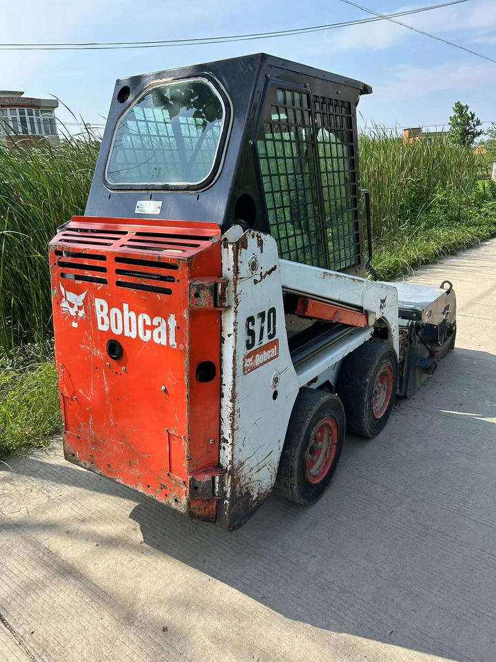 BOBCAT S70 Sliding Sweeper Click for Discount - شيول صغير: صورة 2 BOBCAT S70 Sliding Sweeper Click for Discount - شيول صغير: صورة 2