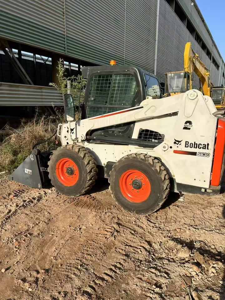 BOBCAT Skid Steer Loader S630 Good Condition - شيول صغير: صورة 5 BOBCAT Skid Steer Loader S630 Good Condition - شيول صغير: صورة 5