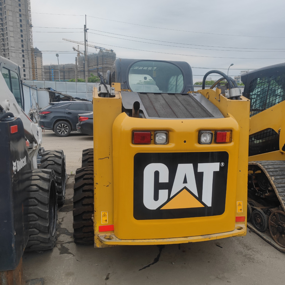 CAT 246C Skid Steer Loader - شيول صغير: صورة 4 CAT 246C Skid Steer Loader - شيول صغير: صورة 4