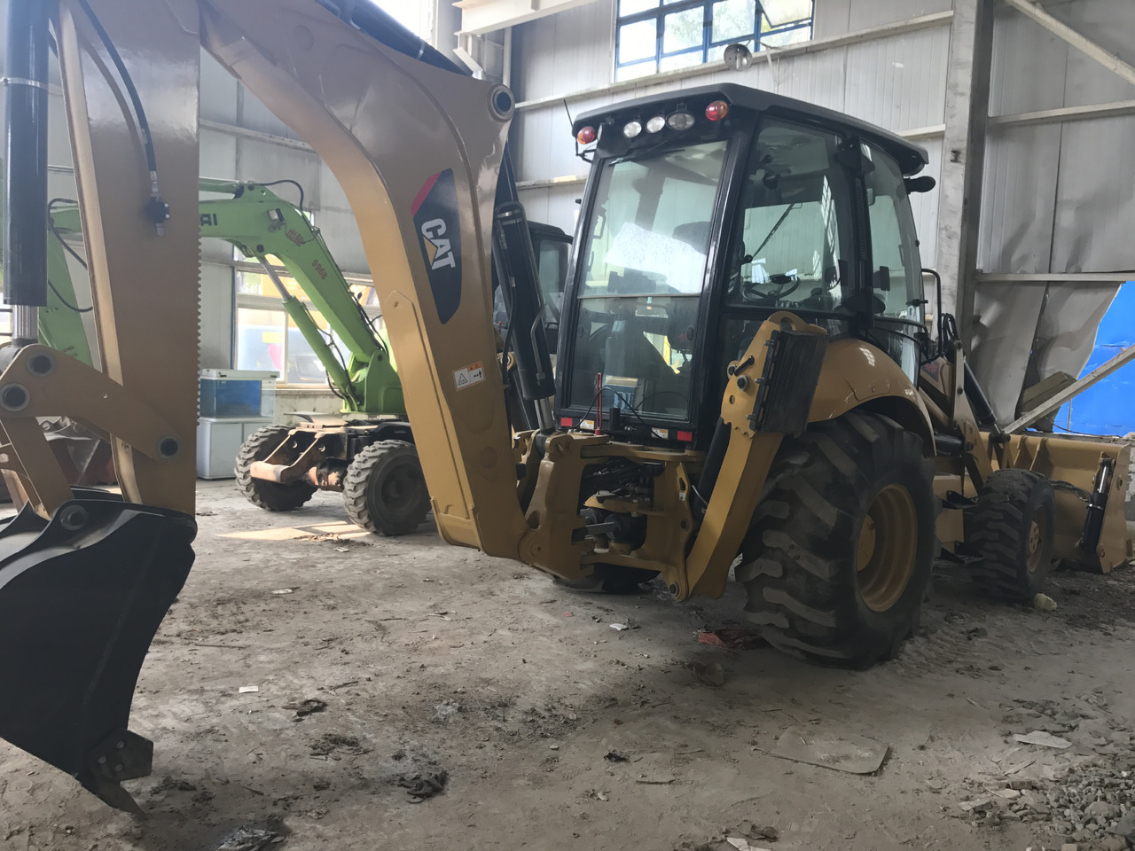 CAT Backhoe Loader 420F Click Here for Discount - لودر ذو محراث خلفي/ باكهو: صورة 4 CAT Backhoe Loader 420F Click Here for Discount - لودر ذو محراث خلفي/ باكهو: صورة 4