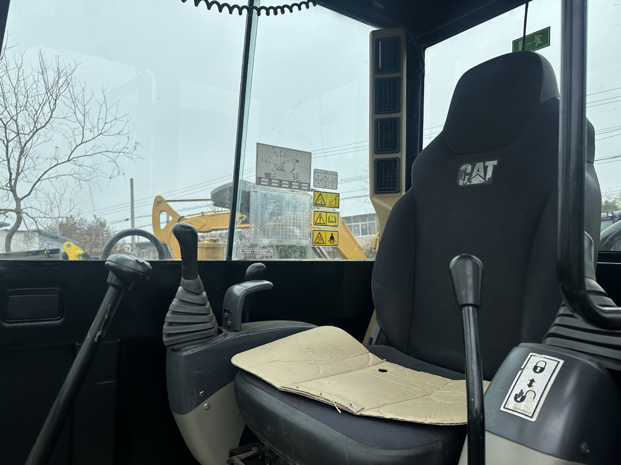 CAT Mini Excavator 306 Click for Discount - حفار صغير: صورة 2 CAT Mini Excavator 306 Click for Discount - حفار صغير: صورة 2