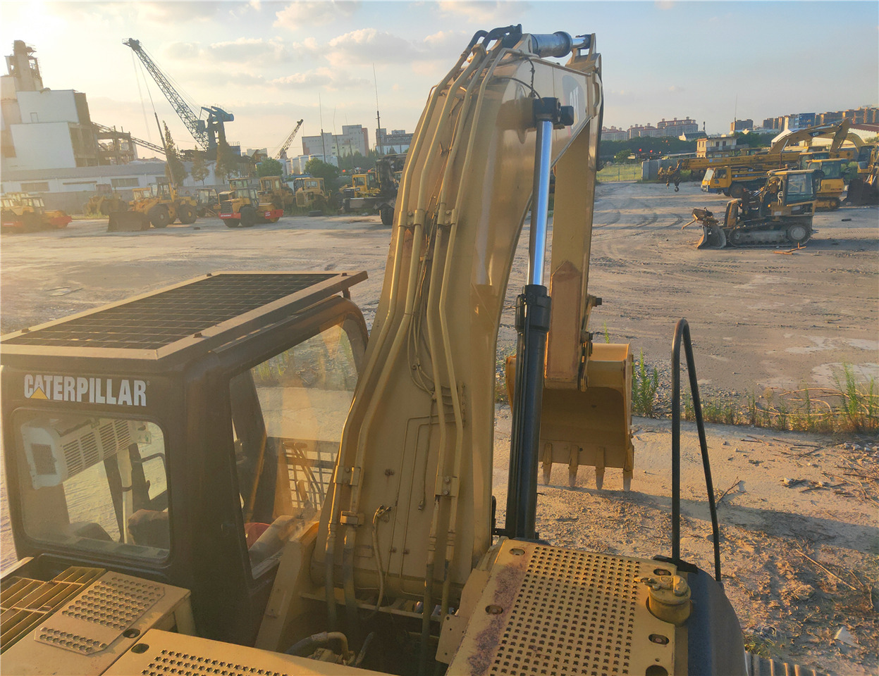 حفار زاحف CATERPILLAR Crawler Excavator 325D  Good Condition: صورة 10