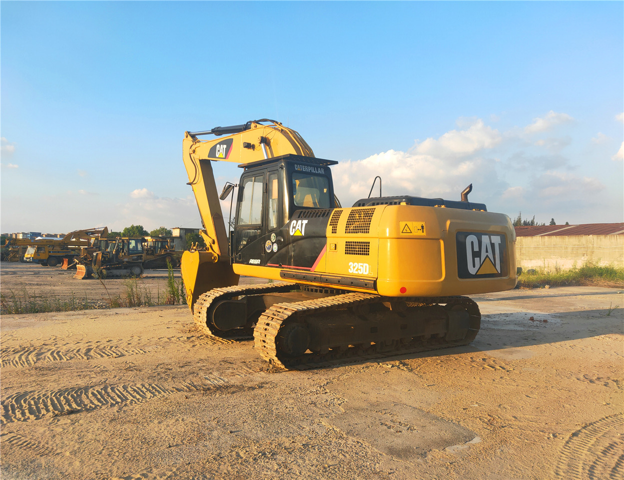 حفار زاحف CATERPILLAR Crawler Excavator 325D  Good Condition: صورة 7