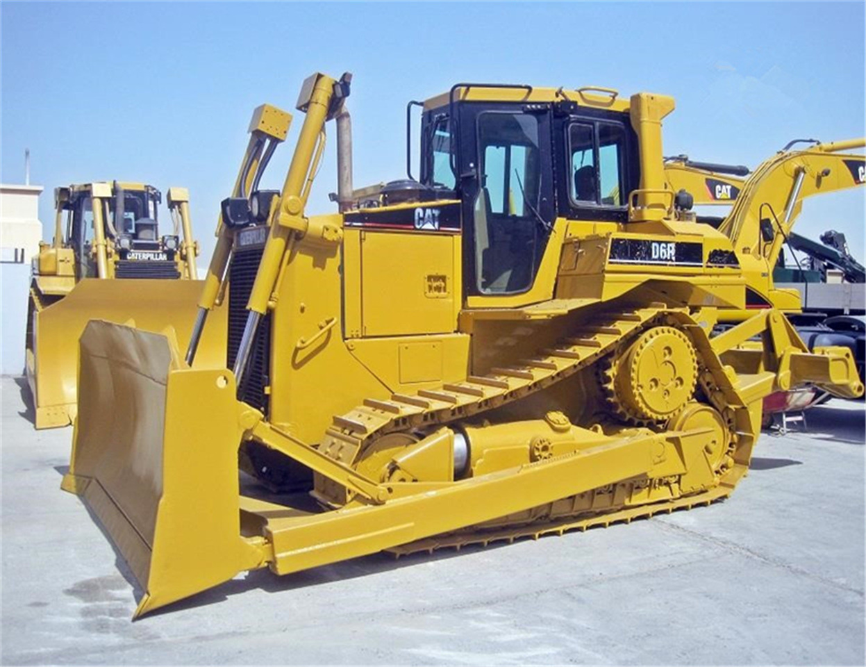 CATERPILLAR D6R - بلدوزر: صورة 1 CATERPILLAR D6R - بلدوزر: صورة 1
