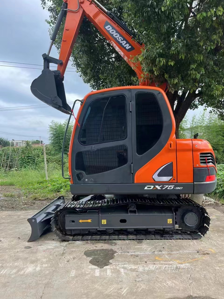 DOOSAN Mini Excavator DX75 Click for Discount - حفار صغير: صورة 1 DOOSAN Mini Excavator DX75 Click for Discount - حفار صغير: صورة 1