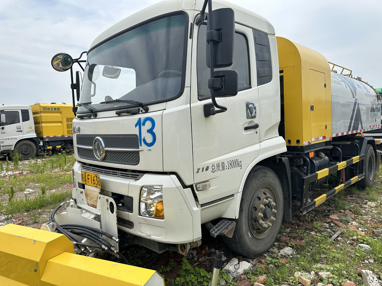 Dongfeng Large Vacuum Suction Truck - فراغ شاحنة: صورة 5 Dongfeng Large Vacuum Suction Truck - فراغ شاحنة: صورة 5