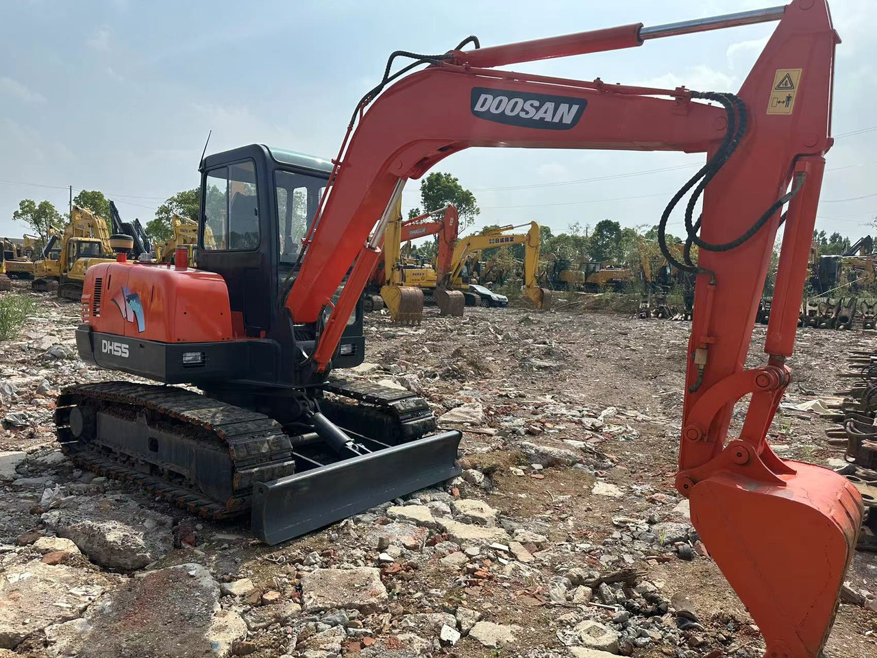Doosan DH55 Mini Excavator Click for Discount - حفار صغير: صورة 2 Doosan DH55 Mini Excavator Click for Discount - حفار صغير: صورة 2