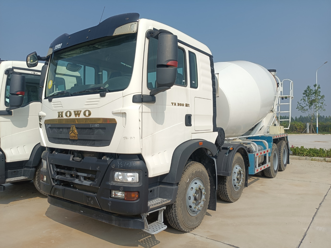 HOWO TX350 Cement Mixer Truck - شاحنة خلاطة خرسانة: صورة 1 HOWO TX350 Cement Mixer Truck - شاحنة خلاطة خرسانة: صورة 1