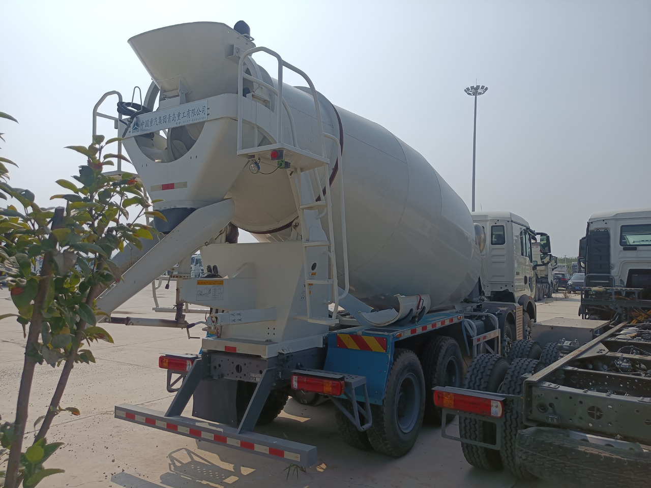 HOWO TX350 Cement Mixer Truck - شاحنة خلاطة خرسانة: صورة 5 HOWO TX350 Cement Mixer Truck - شاحنة خلاطة خرسانة: صورة 5