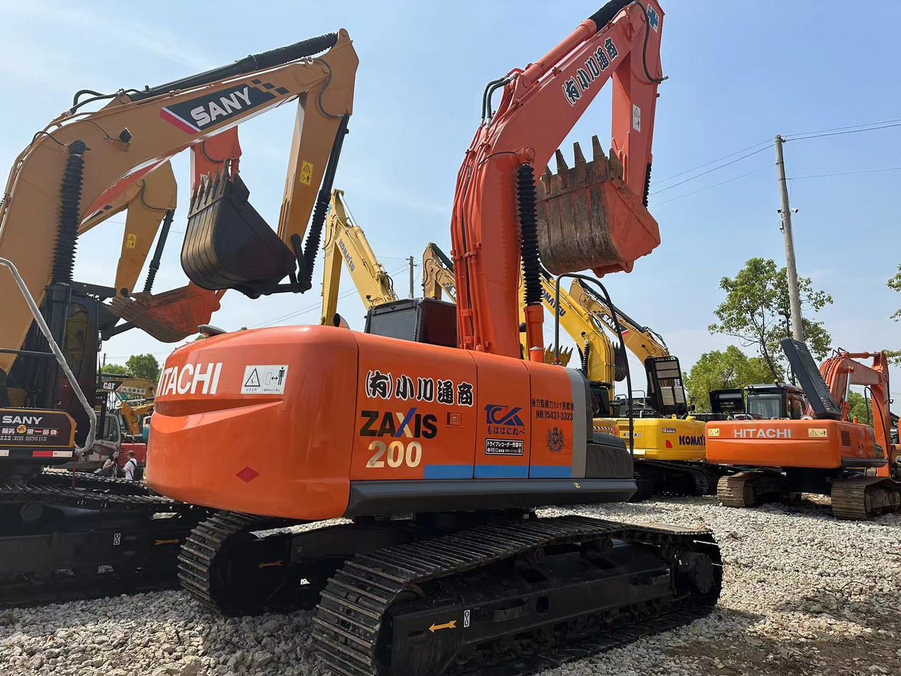 Hitachi ZX200 Excavator Click for Discount - حفّار: صورة 1 Hitachi ZX200 Excavator Click for Discount - حفّار: صورة 1