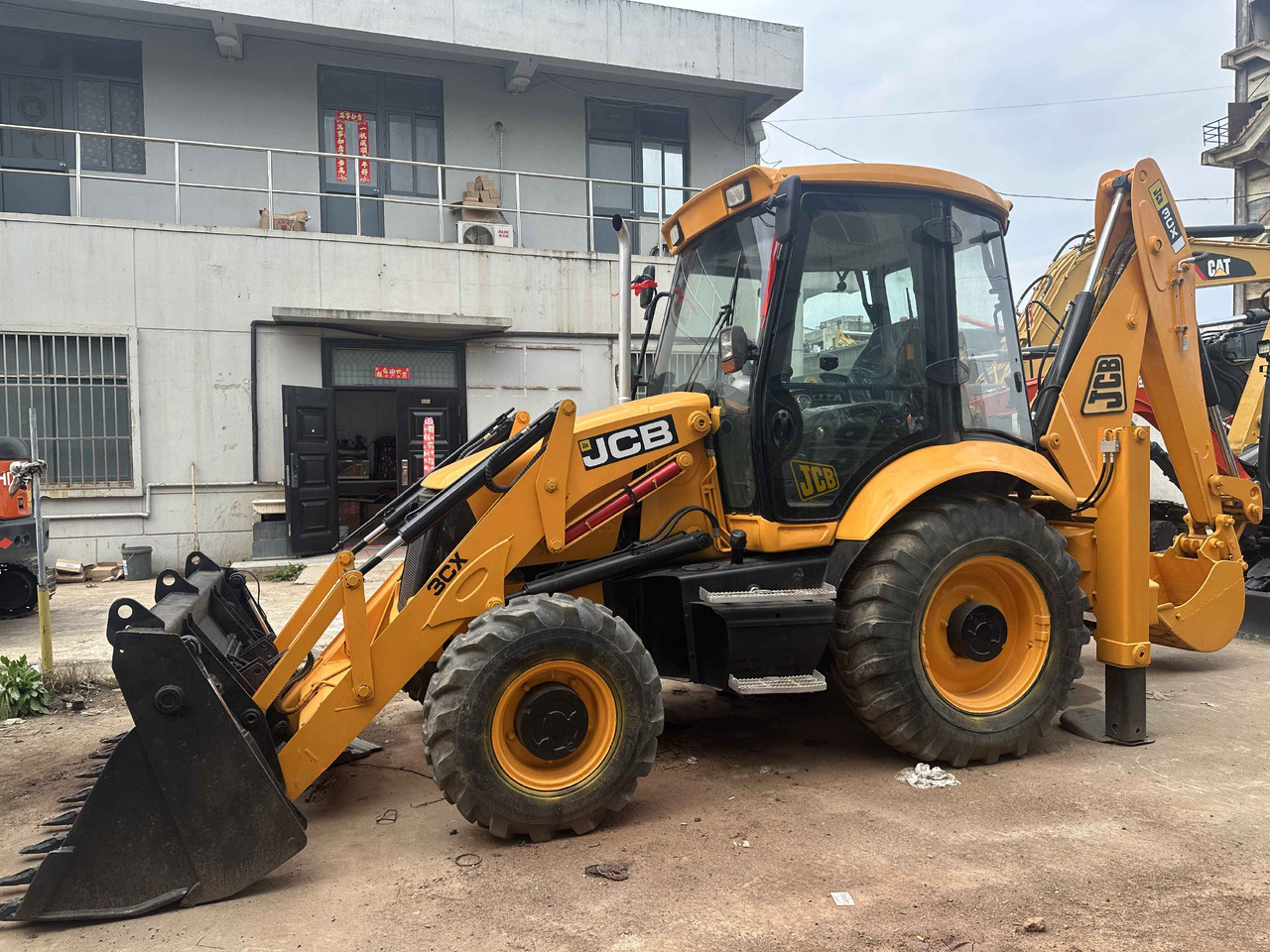 JCB Backhoe Loader - لودر ذو محراث خلفي/ باكهو: صورة 1 JCB Backhoe Loader - لودر ذو محراث خلفي/ باكهو: صورة 1