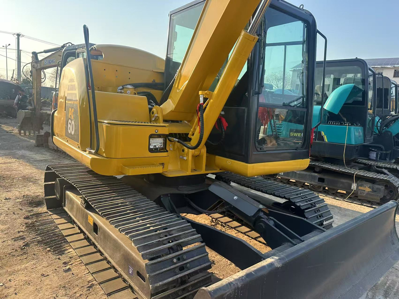 KOMATSU PC60 - حفار زاحف: صورة 2 KOMATSU PC60 - حفار زاحف: صورة 2