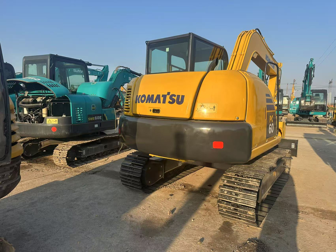 KOMATSU PC60 - حفار زاحف: صورة 3 KOMATSU PC60 - حفار زاحف: صورة 3