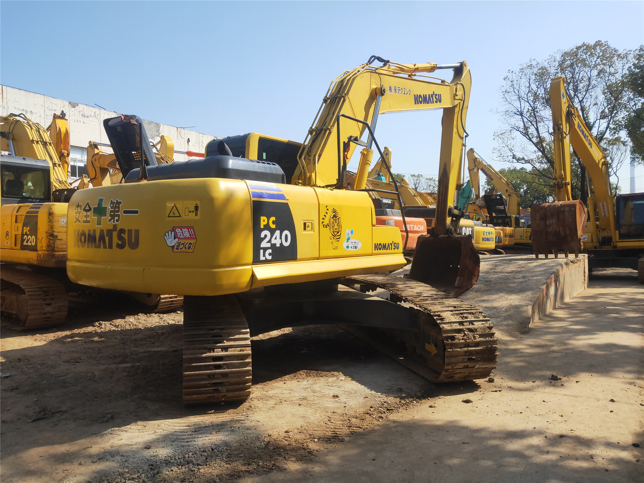 Komatsu Crawler Excavator PC240-8 - حفار زاحف: صورة 2 Komatsu Crawler Excavator PC240-8 - حفار زاحف: صورة 2